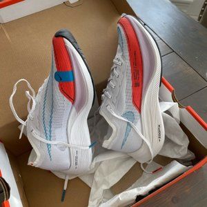 Nike Womens ZoomX Vaporfly Next %2